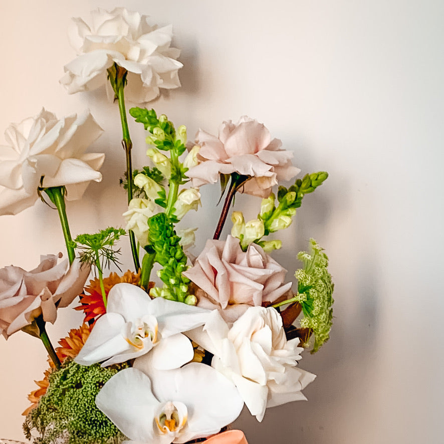 PERFECT KISSES • Vase Arrangement