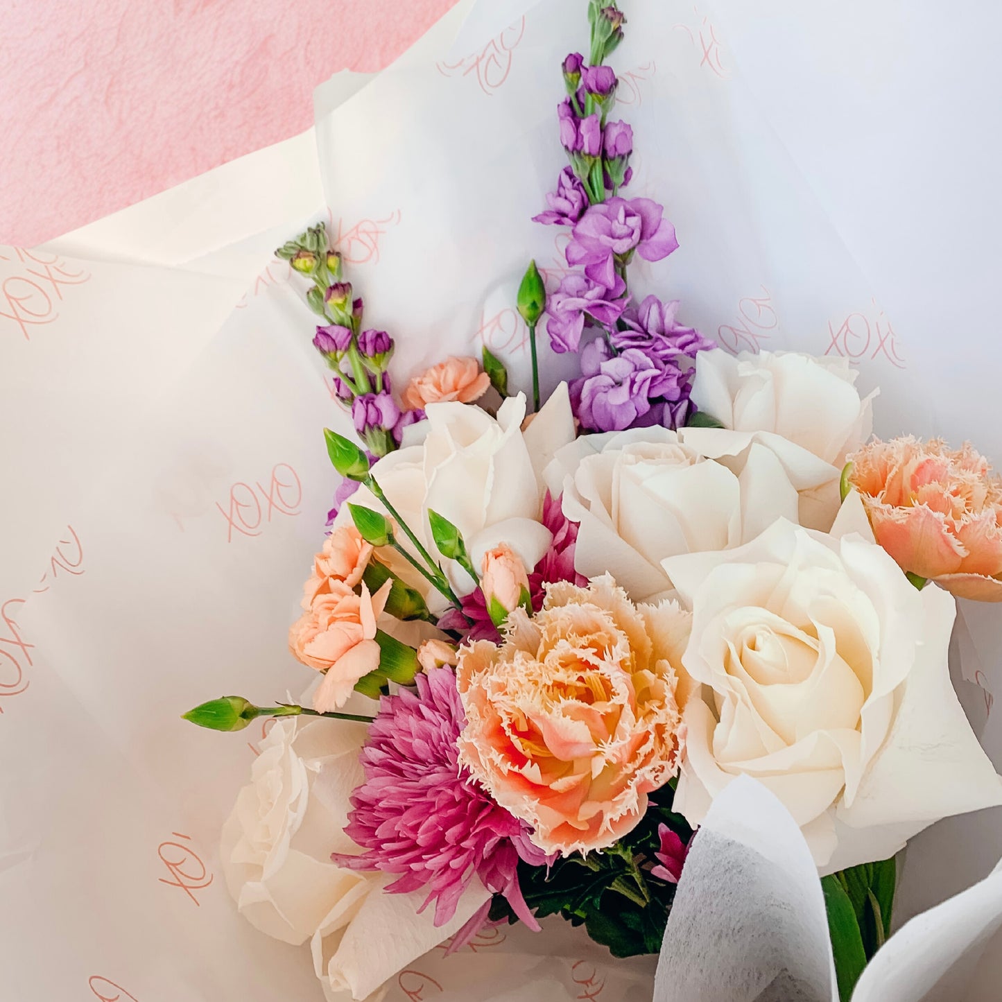 SURPRISE KISSES • Luxury Bouquet