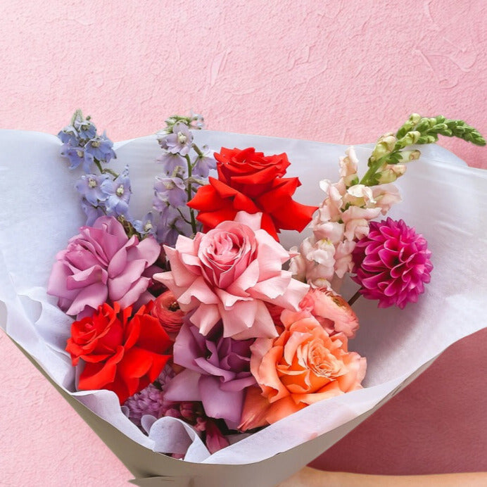SURPRISE KISSES • Luxury Bouquet