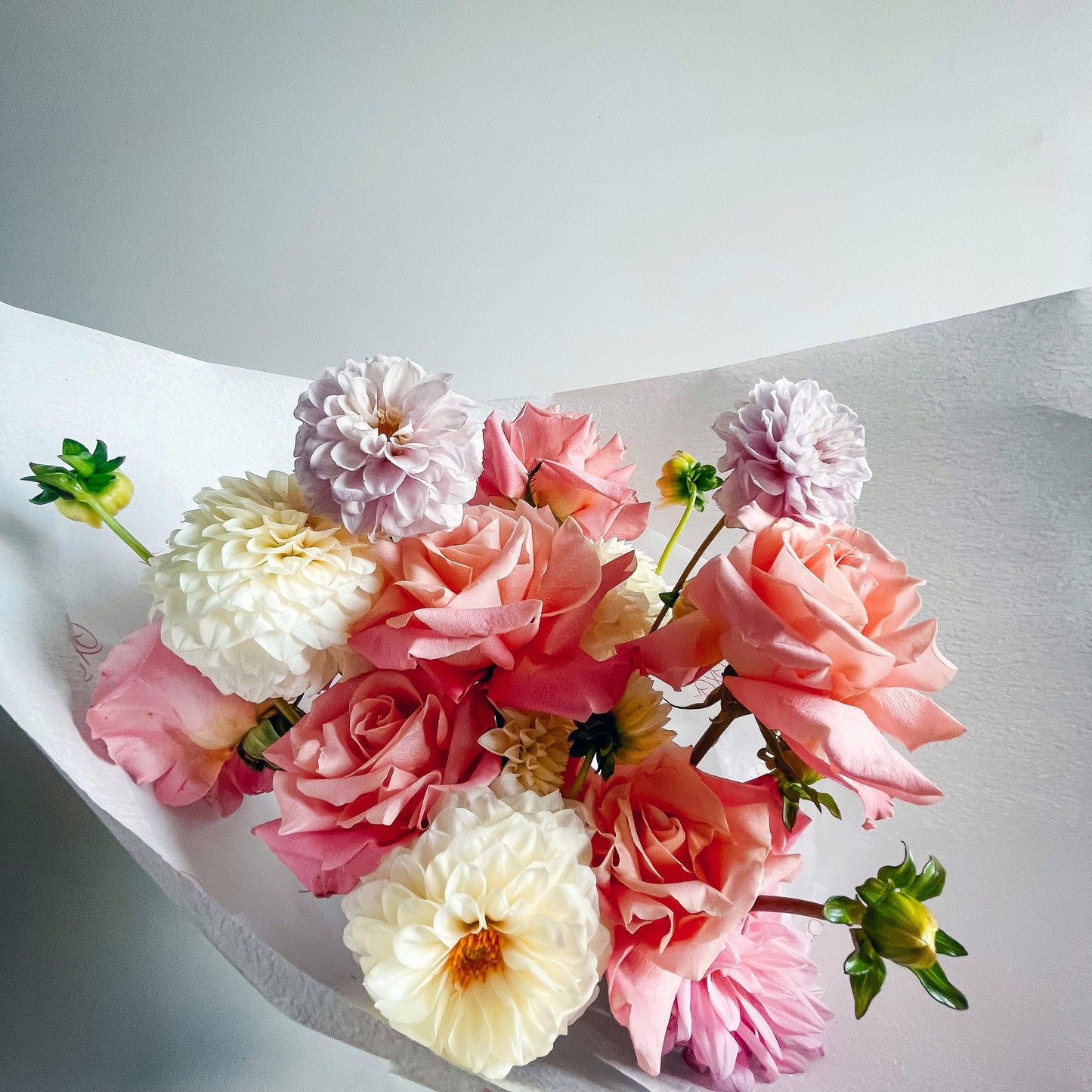 SURPRISE KISSES • Luxury Bouquet