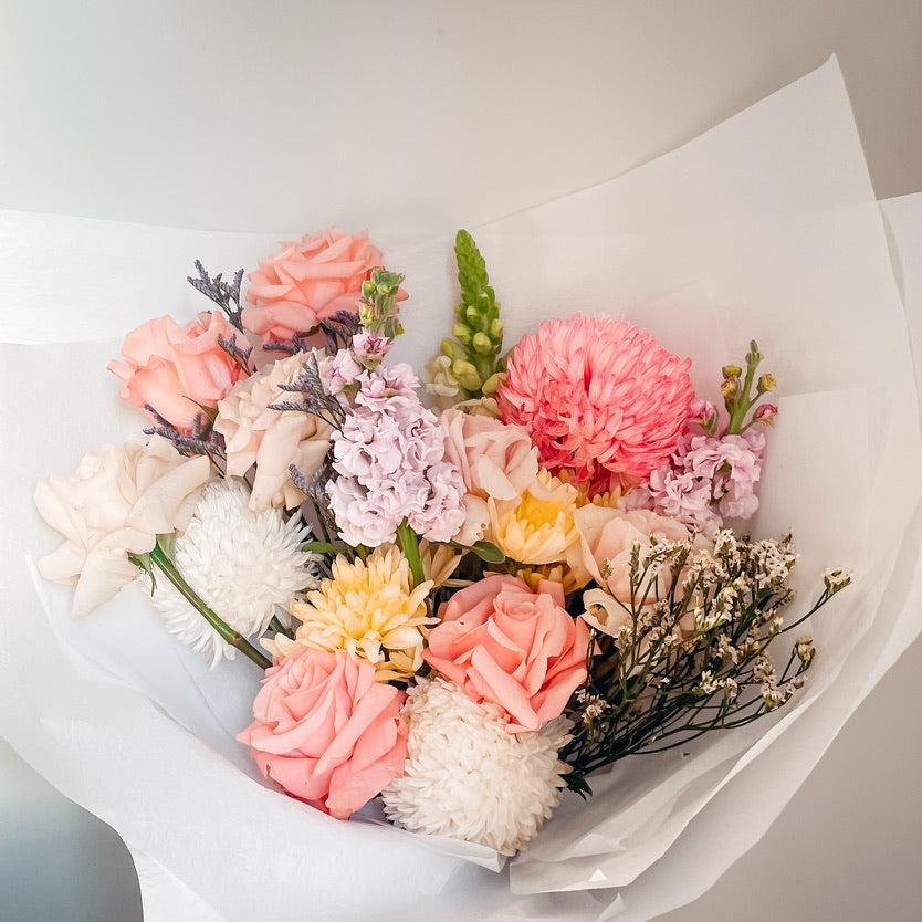 SURPRISE KISSES • Luxury Bouquet